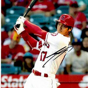Shohei Otani Los Angeles Angels Baseball Team Pitcher MLB Signed 8X10 Photo